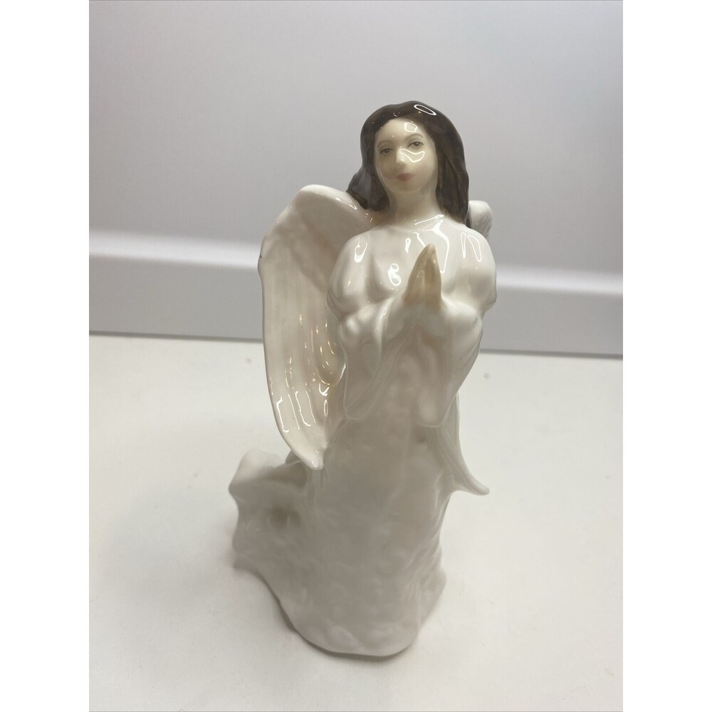 Royal Doulton Christmas Angel Figurine (6 In.) Sentiments HN3733 - England